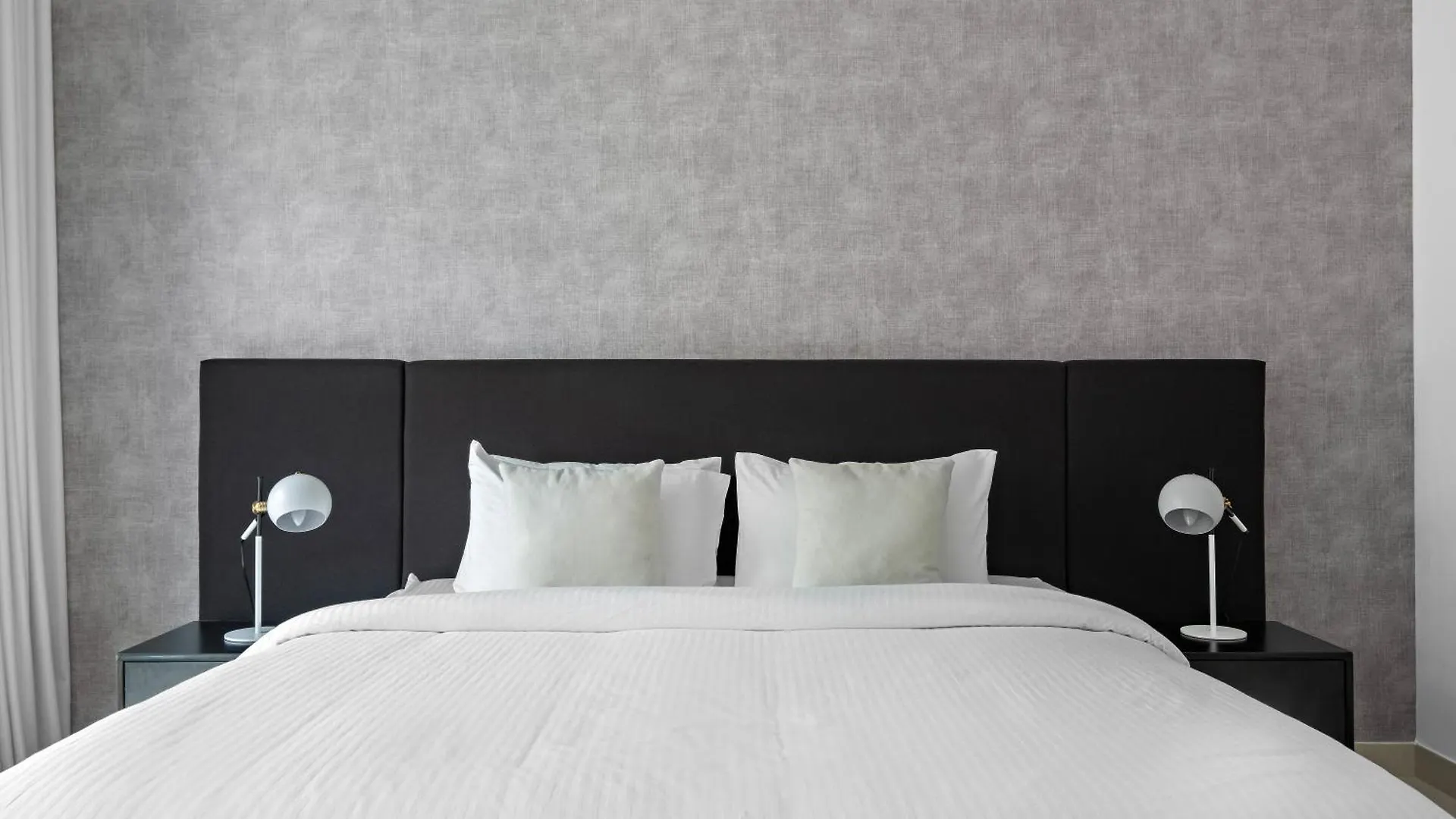 1Br With Study City View In Bay Square B13 Dubai 0*,