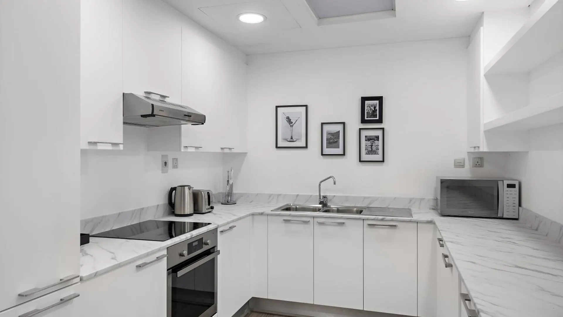 Apartment 1Br With Study City View In Bay Square B13 Dubai United Arab Emirates